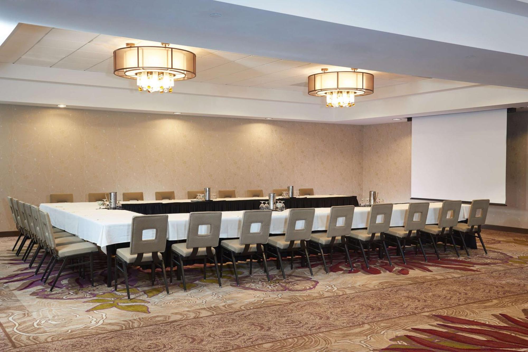 Doubletree By Hilton Spectrum