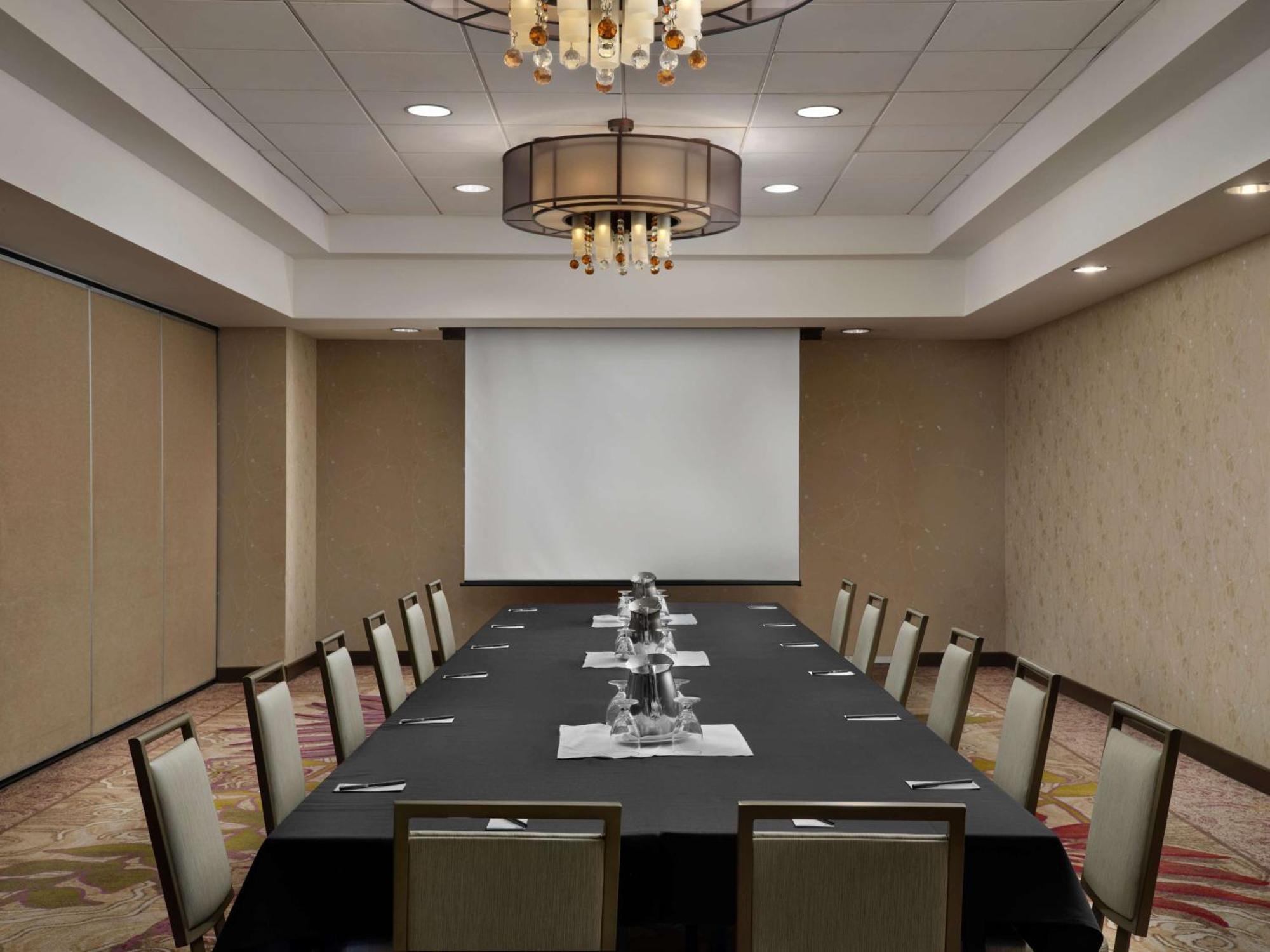 Hotel Doubletree By Hilton Spectrum 3*